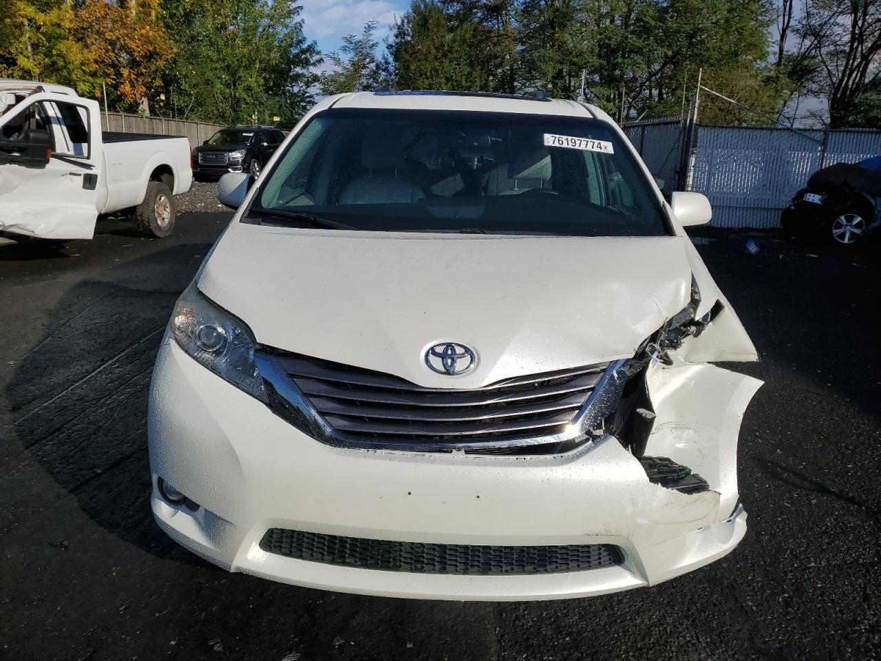 Lot #2991791150 2015 TOYOTA SIENNA XLE