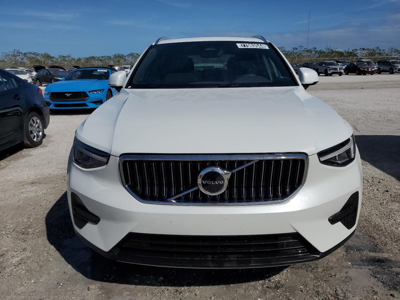 Lot #2969909933 2025 VOLVO XC40 CORE