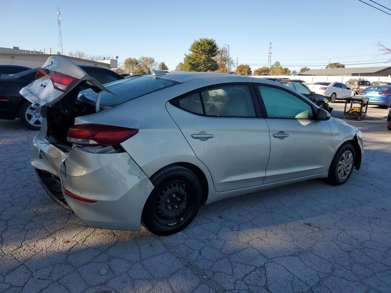 Lot #2952685197 2017 HYUNDAI ELANTRA SE