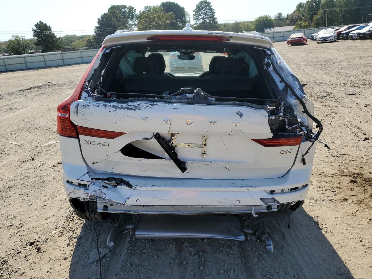 VOLVO XC60 B5 R-DESIGN