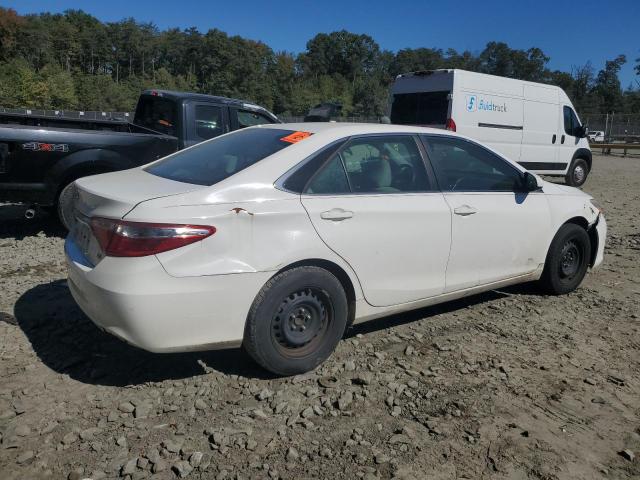 VIN 4T1BF1FK3FU029463 2015 Toyota Camry, LE no.3