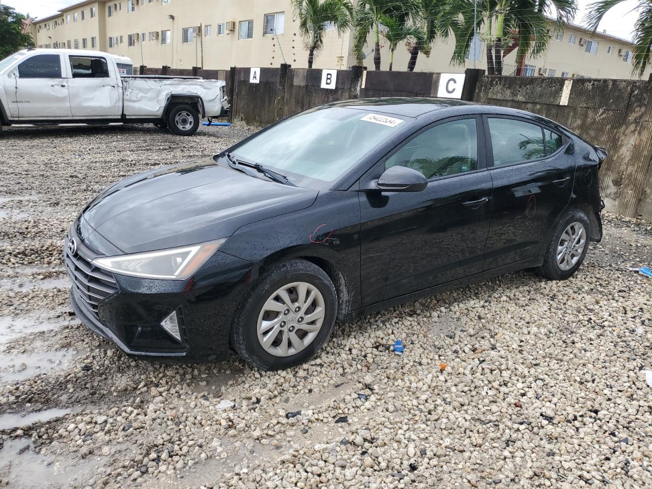 HYUNDAI ELANTRA SE 2019 black  gas KMHD74LF9KU859177 photo #1