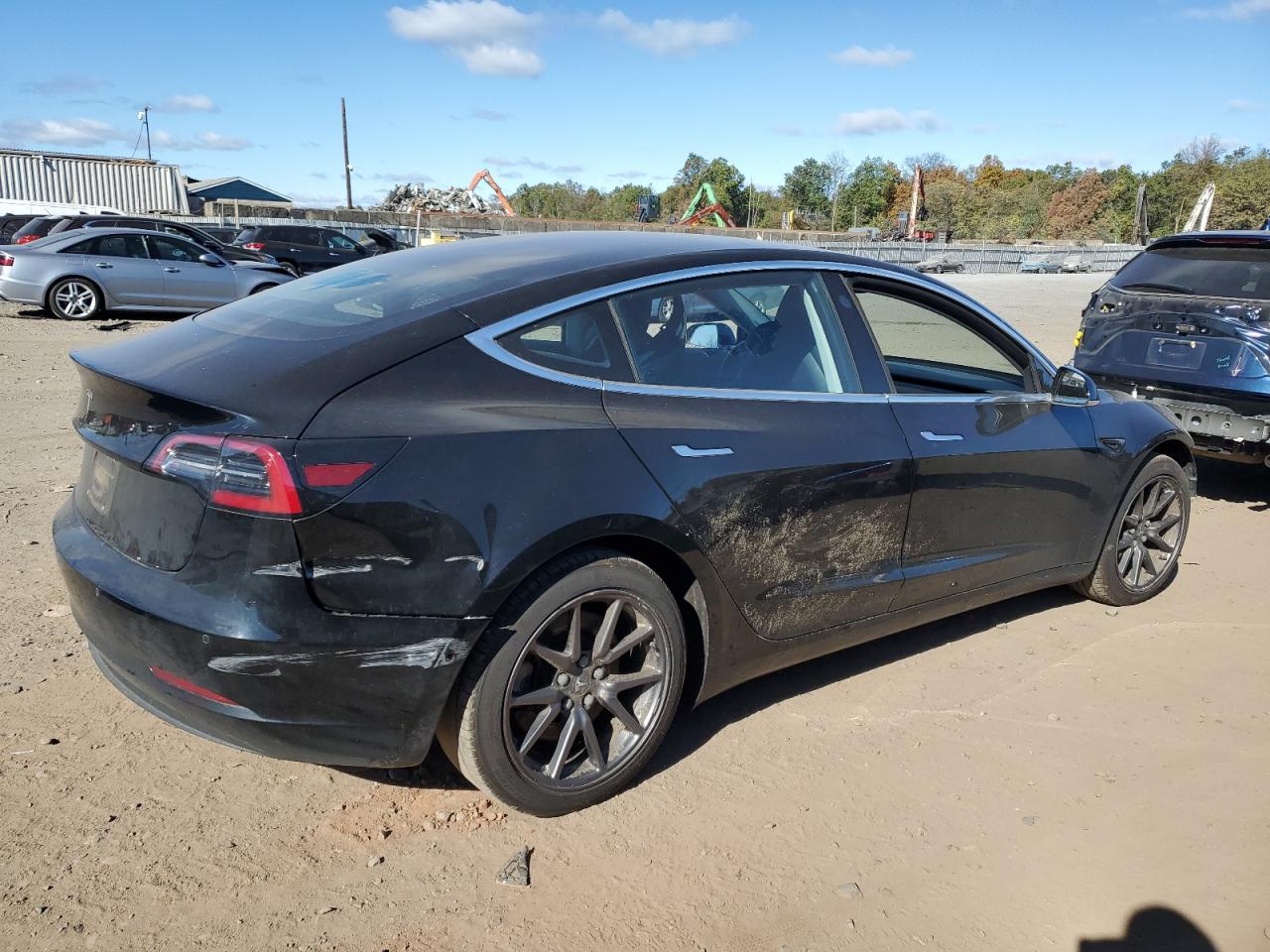 Lot #2928651807 2018 TESLA MODEL 3