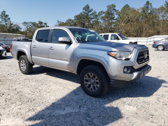 VIN 5TFAX5GN1JX125404 2018 Toyota Tacoma, Double Cab no.4