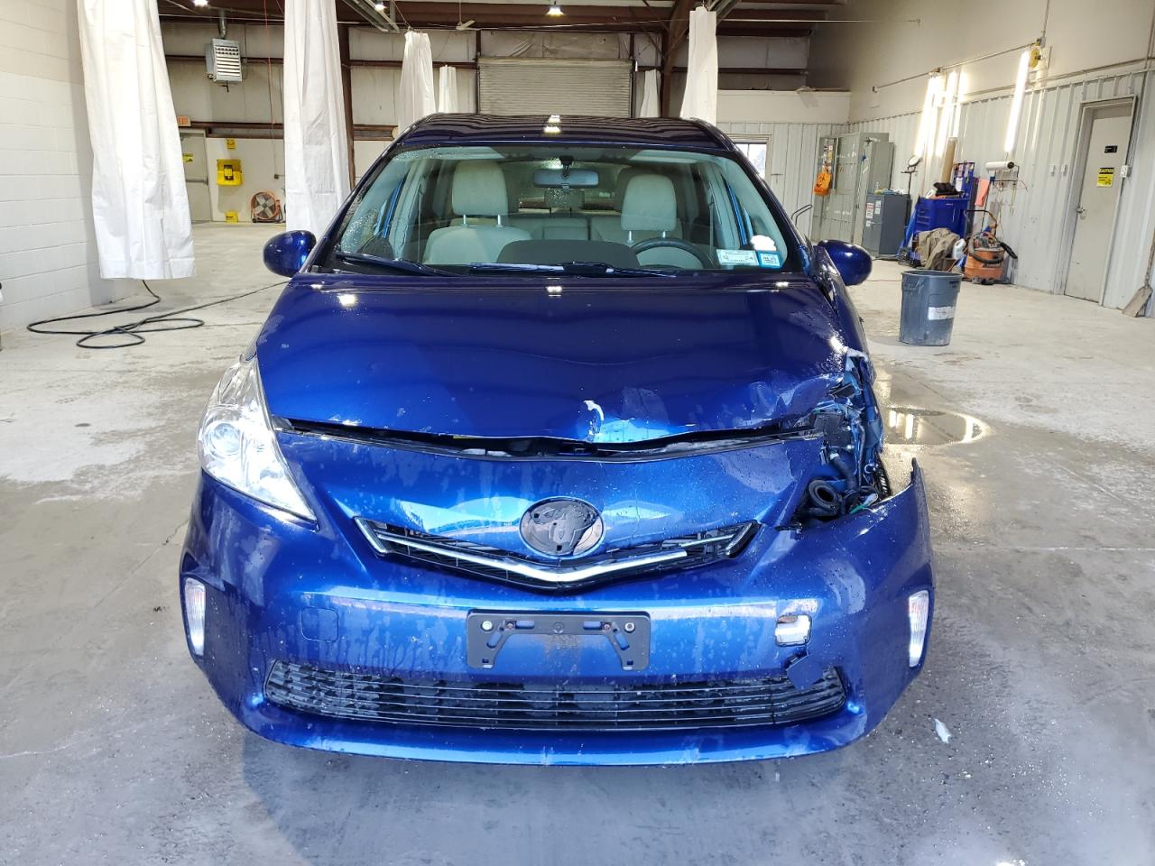 Lot #2921295871 2014 TOYOTA PRIUS V