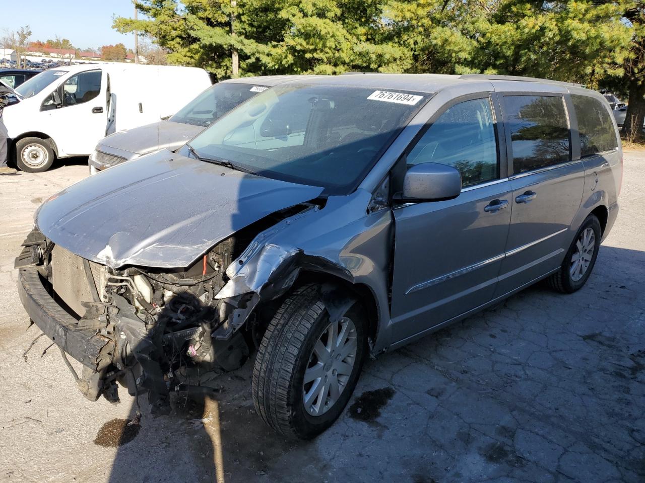 Lot #2972393504 2016 CHRYSLER TOWN & COU