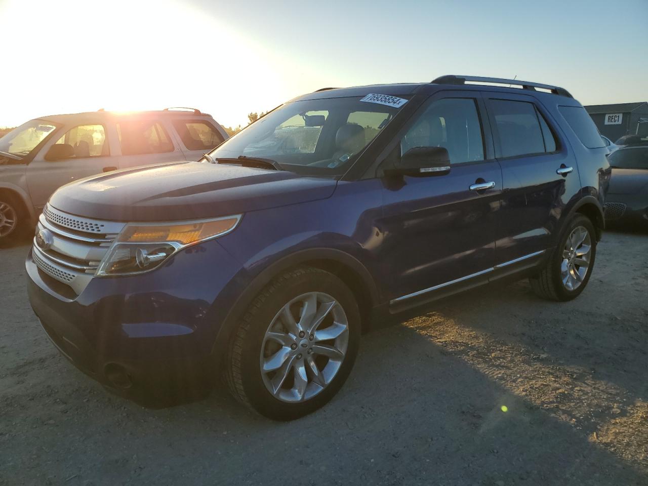  Salvage Ford Explorer