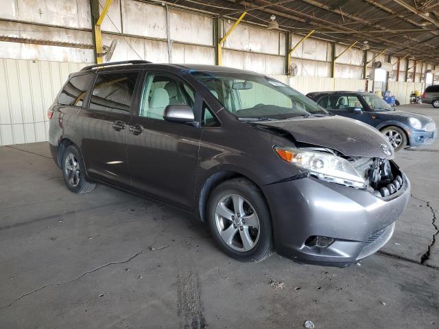 VIN 5TDKK3DC4GS731613 2016 Toyota Sienna, LE no.4