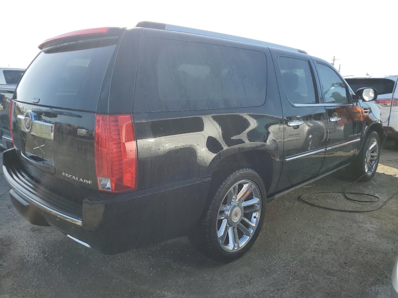 Lot #3023339336 2013 CADILLAC ESCALADE E