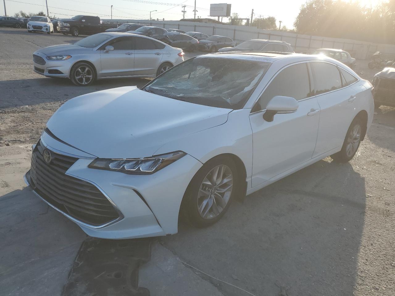 Lot #3036933721 2019 TOYOTA AVALON XLE