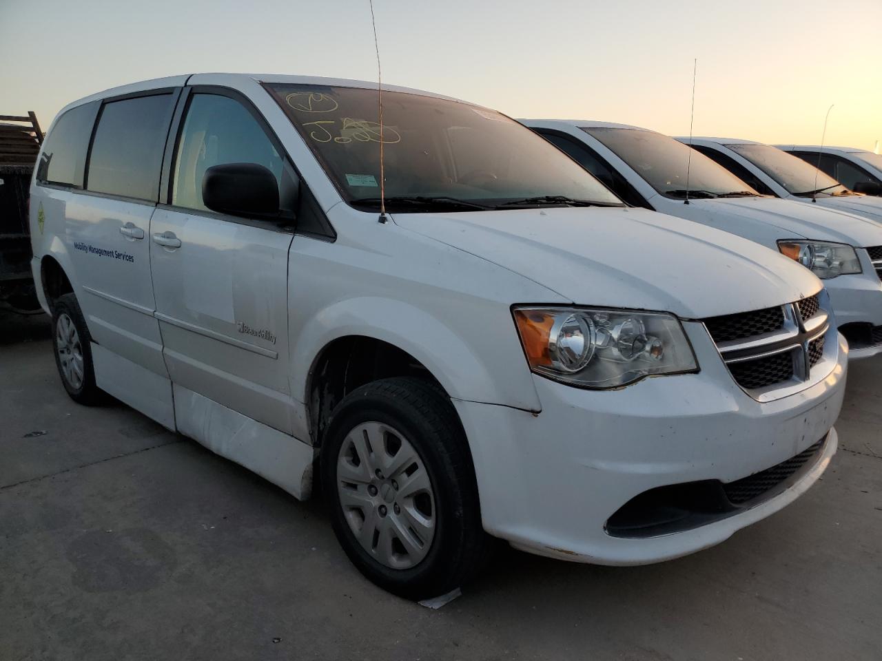 Lot #2924041081 2017 DODGE GRAND CARA