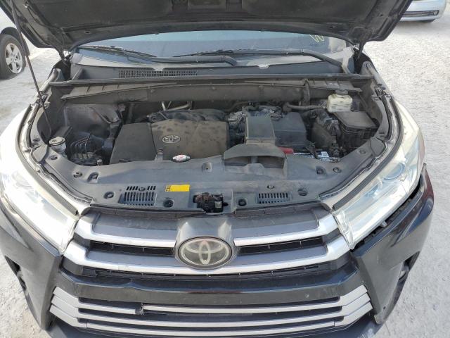 VIN 5TDKZRFH4JS263056 2018 Toyota Highlander, SE no.12