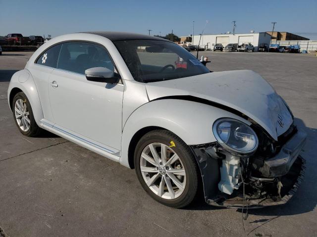 2018 VOLKSWAGEN BEETLE SE 3VWJD7AT7JM701754