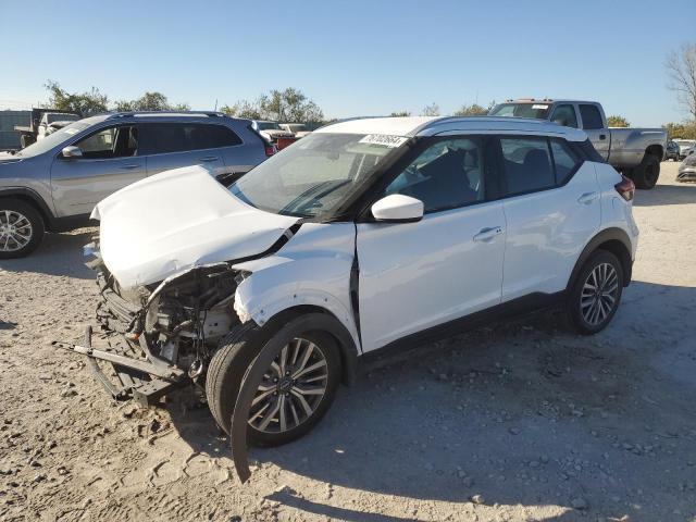 NISSAN KICKS SV