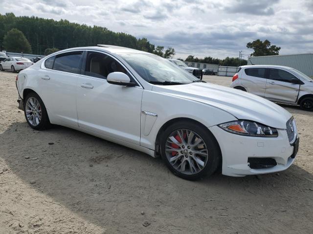 VIN SAJWA0E70D8S66950 2013 Jaguar XF no.4