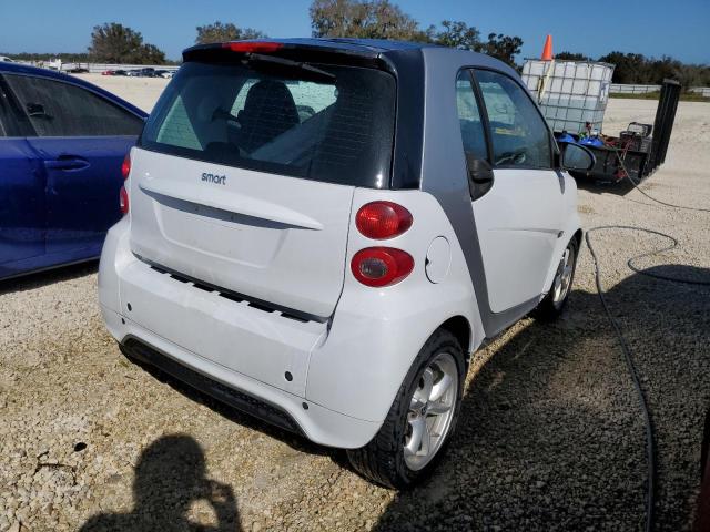 VIN WMEEJ3BA3DK635154 2013 Smart Fortwo, Pure no.3