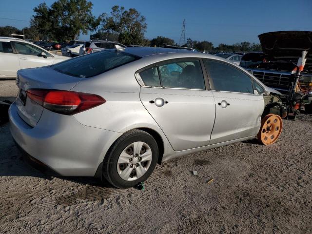 VIN 3KPFK4A76HE124462 2017 KIA Forte, LX no.3