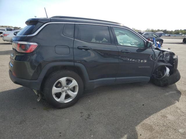 VIN 3C4NJDBB3KT654294 2019 Jeep Compass, Latitude no.3