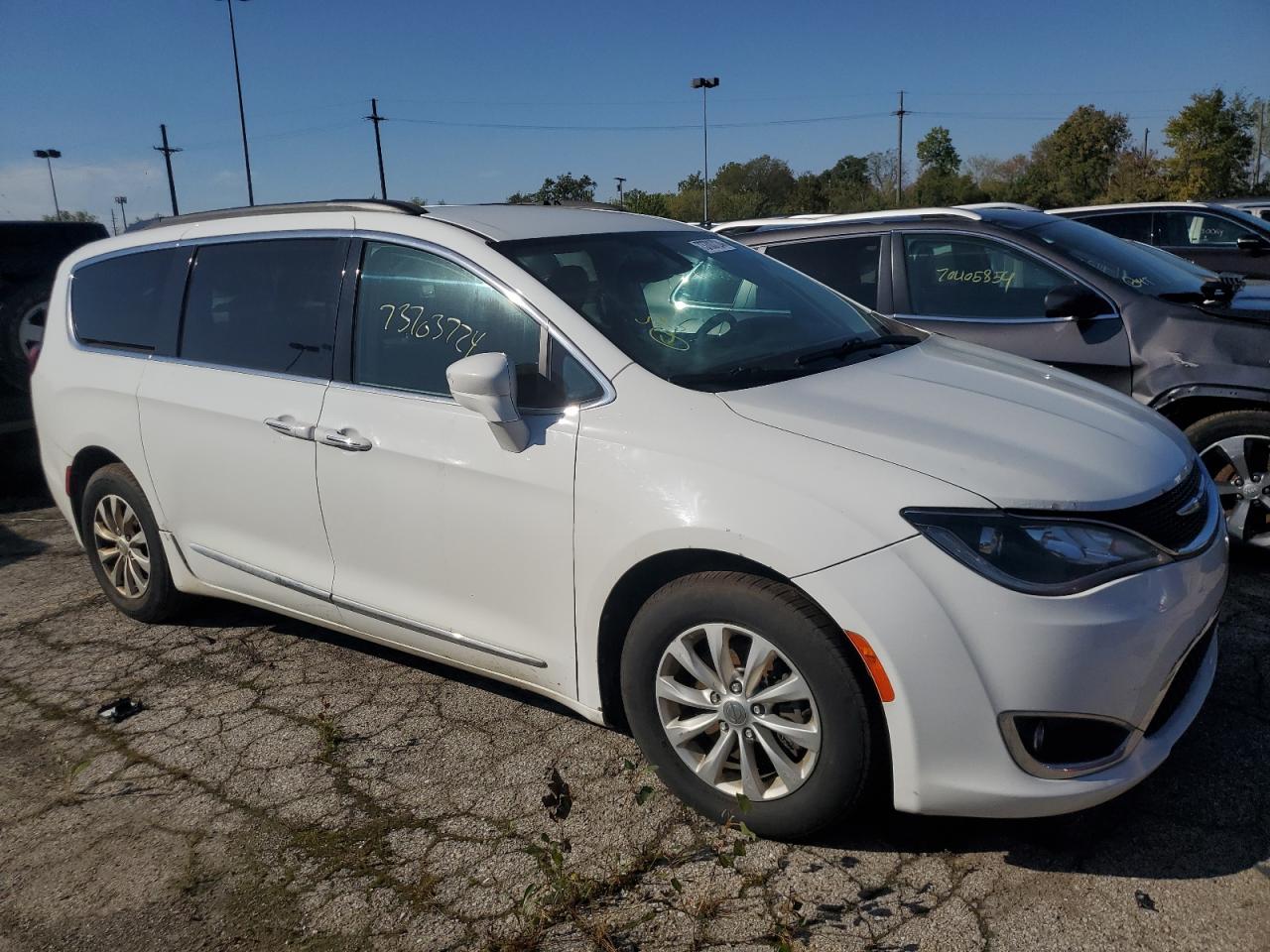 Lot #2890312256 2017 CHRYSLER PACIFICA T