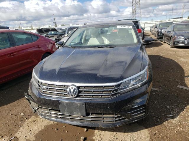 2017 VOLKSWAGEN PASSAT R-L - 1VWDT7A38HC084053