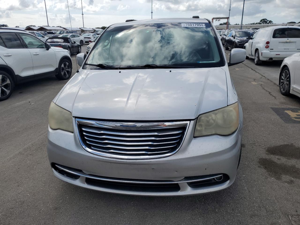 Lot #2907343972 2012 CHRYSLER TOWN & COU