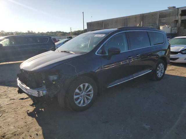 VIN 2C4RC1BG1HR611073 2017 Chrysler Pacifica, Touri... no.1