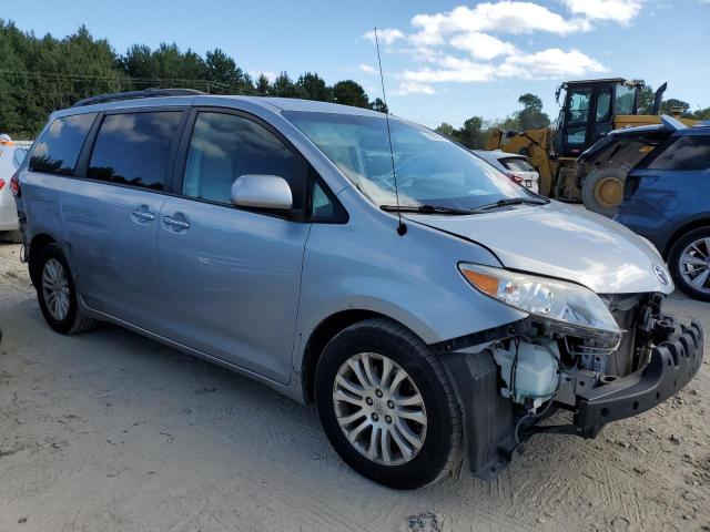 VIN 5TDYK3DC4ES494578 2014 Toyota Sienna, Xle no.4