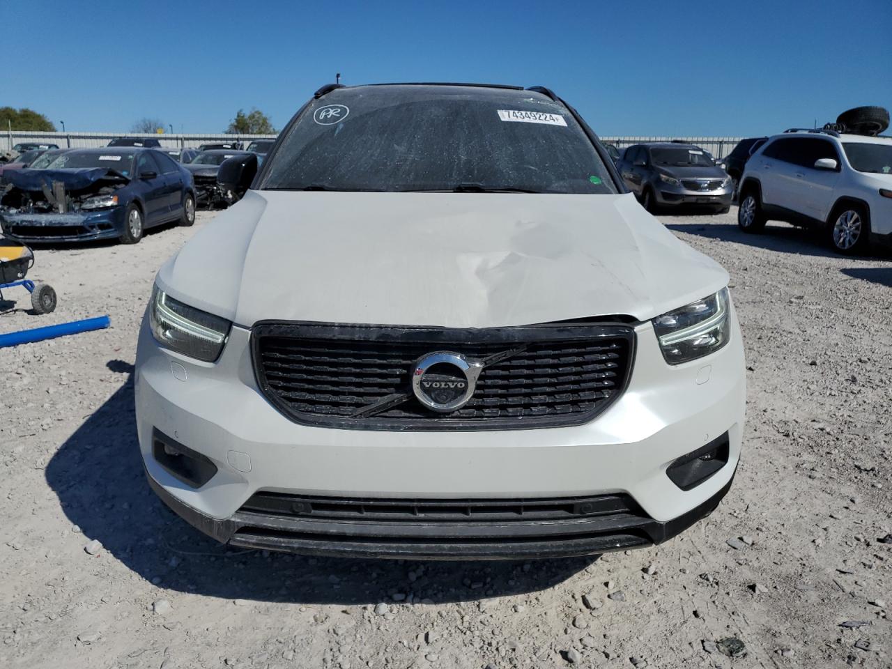 Lot #2975987262 2019 VOLVO XC40 T5 R-