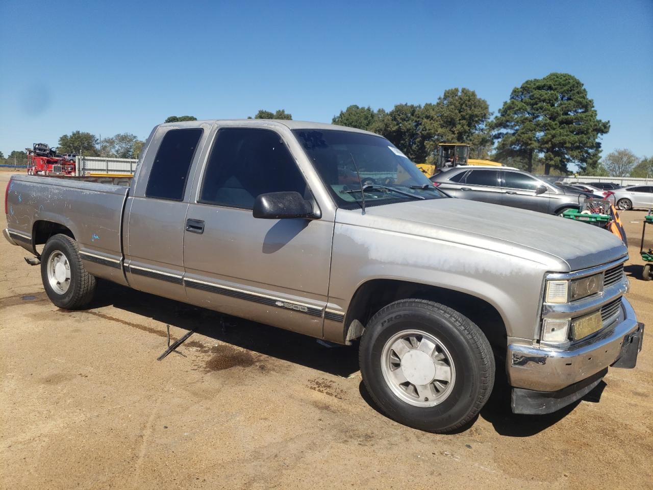 Lot #3041120205 1998 CHEVROLET GMT-400 C1