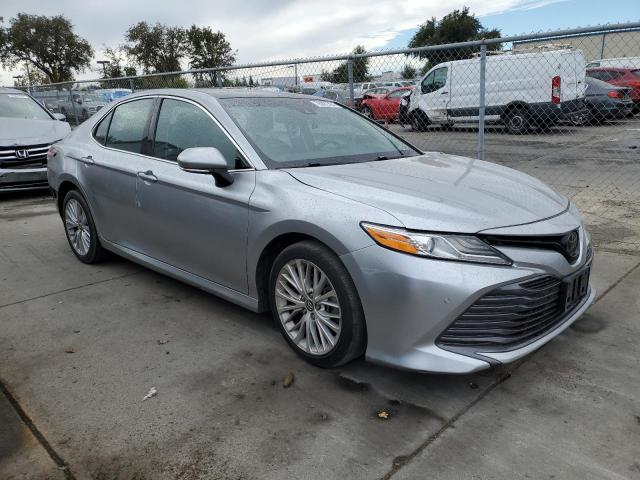 VIN 4T1B11HK8JU106266 2018 Toyota Camry, L no.4