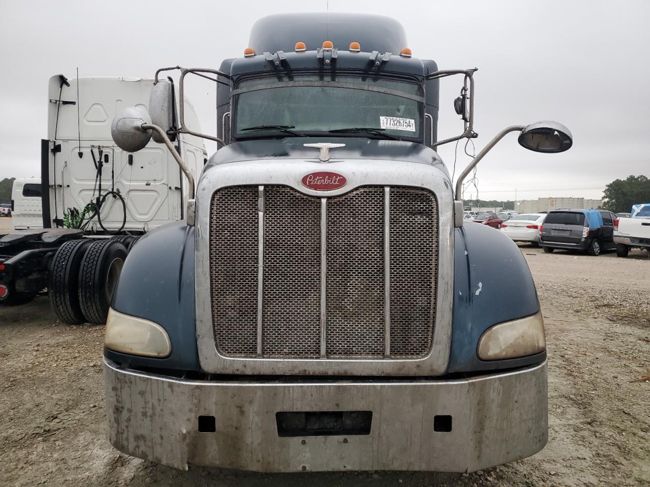 Lot #2960061158 2014 PETERBILT 386