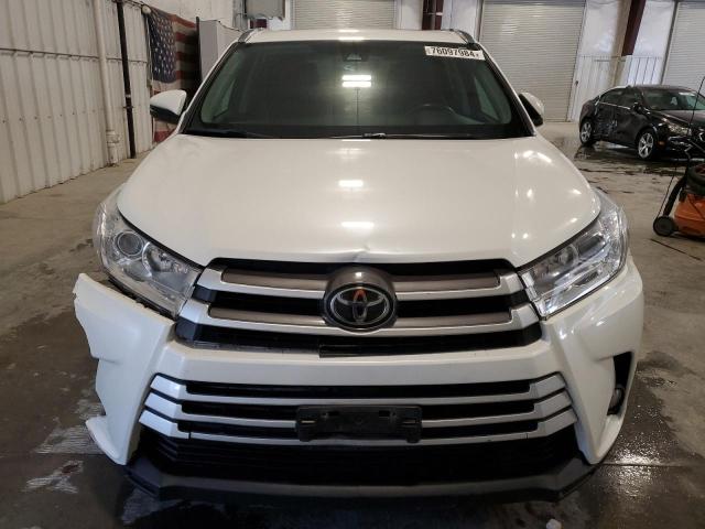 VIN 5TDJZRFH5HS386631 2017 Toyota Highlander, SE no.5