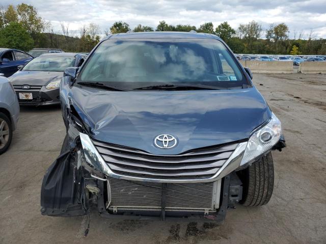 VIN 5TDDZ3DC4HS152143 2017 Toyota Sienna, Xle no.5