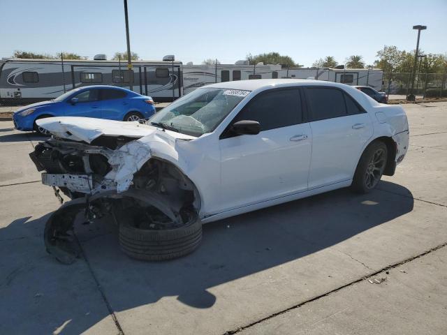 VIN 2C3CCAAG3JH340914 2018 Chrysler 300, Touring no.1