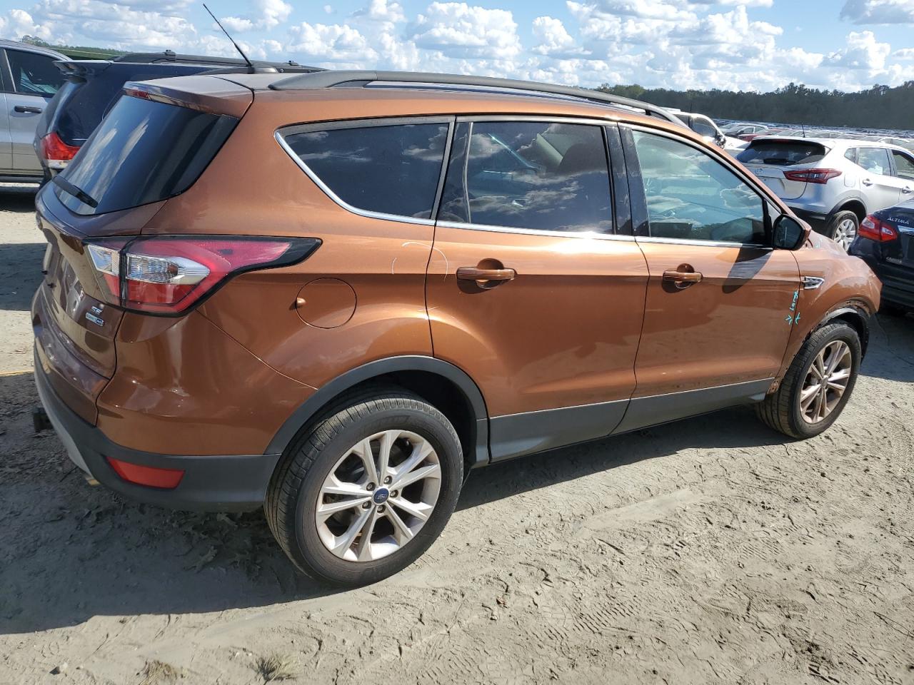 Lot #2895411402 2017 FORD ESCAPE SE