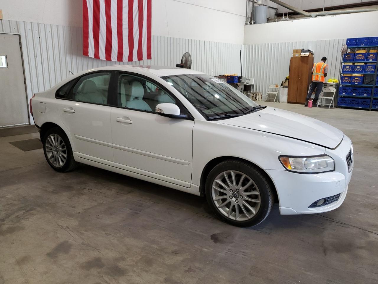 Lot #2945490139 2011 VOLVO S40 T5