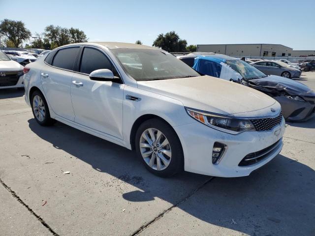 VIN 5XXGT4L30JG187694 2018 KIA Optima, LX no.4