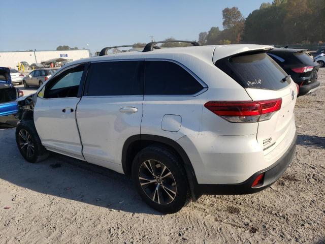 VIN 5TDZARFH8JS037317 2018 Toyota Highlander, LE no.2