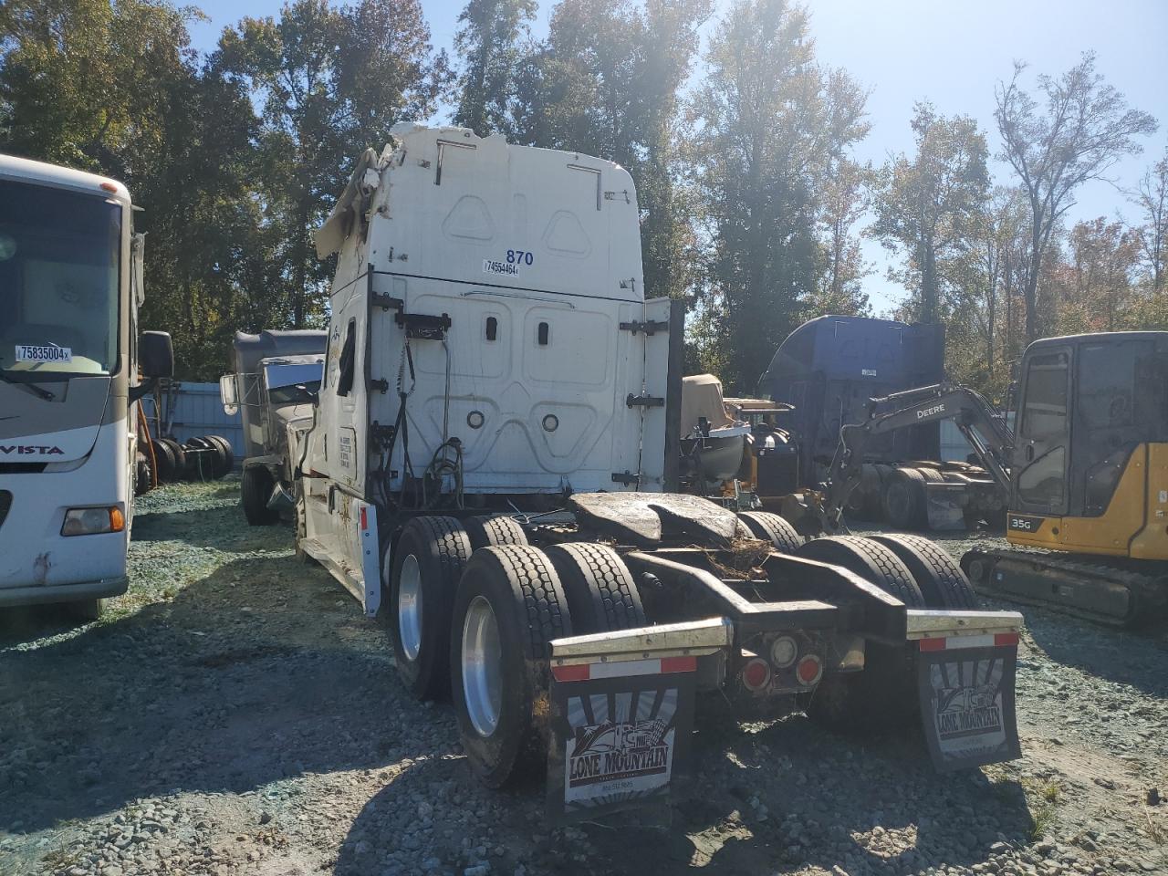 Lot #2952921844 2018 FREIGHTLINER CASCADIA 1