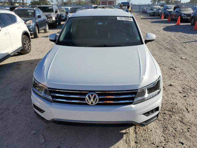 VIN 3VV1B7AX8JM051880 2018 Volkswagen Tiguan, S no.5