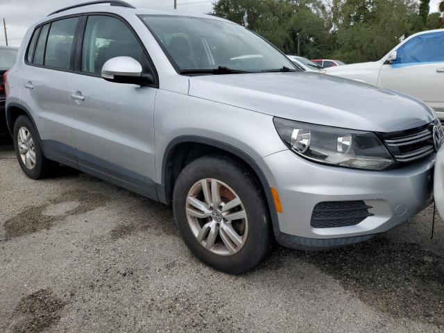 VIN WVGBV7AX9HK022010 2017 Volkswagen Tiguan, S no.4