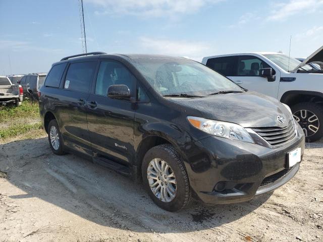 VIN 5TDKK3DC4FS553572 2015 Toyota Sienna, LE no.4