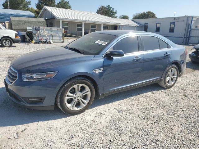 VIN 1FAHP2E8XJG125143 2018 FORD TAURUS no.1