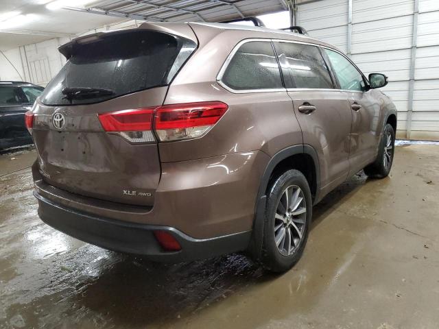 VIN 5TDJZRFH3HS405631 2017 Toyota Highlander, SE no.3