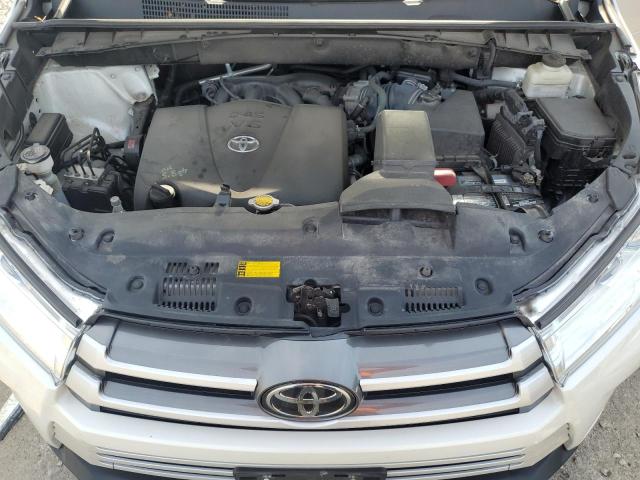 VIN 5TDJZRFH7HS511743 2017 Toyota Highlander, SE no.12