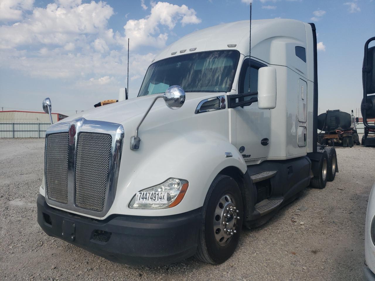 Lot #2921171505 2017 KENWORTH CONSTRUCTI