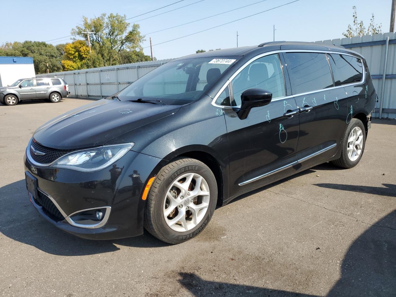 Chrysler Pacifica 2017 RU