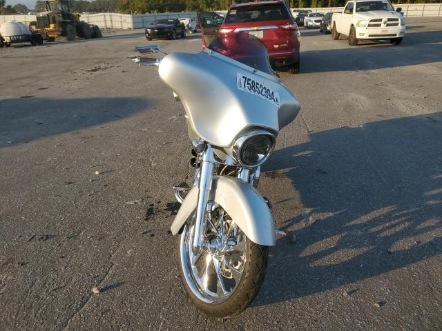 2010 HARLEY-DAVIDSON FLHX - 1HD1KB412AB604814