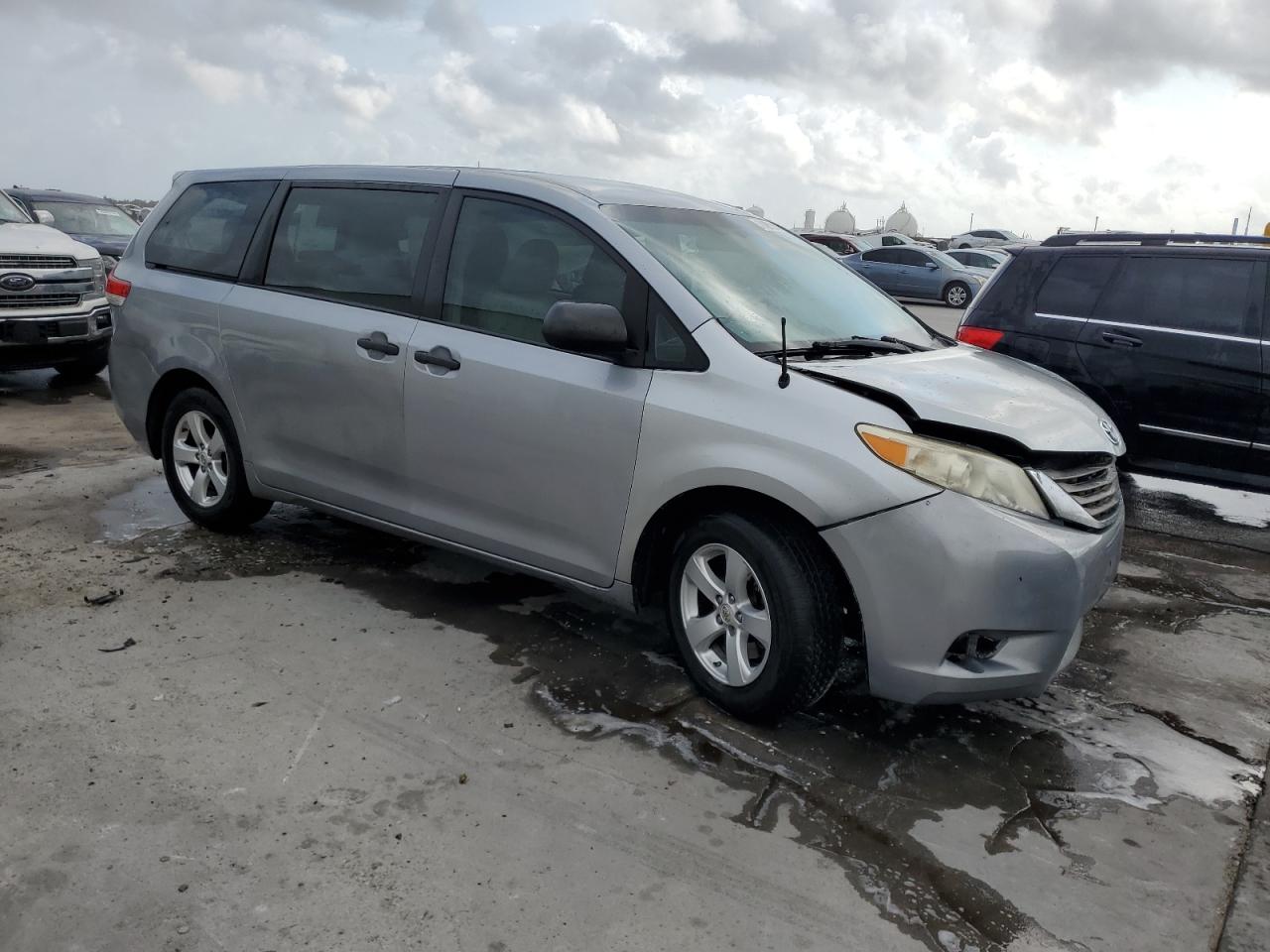 Lot #2962533833 2012 TOYOTA SIENNA BAS