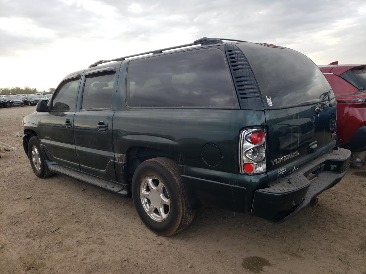 GMC DENALI XL 2002 green 4dr spor gas 1GKFK66U62J143375 photo #3